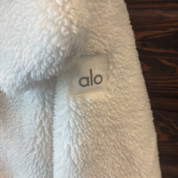 Alo Foxy Sherpa jacket - Picture 2 of 4